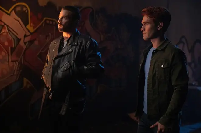 Riverdale 4x09 - Archie and FP team up