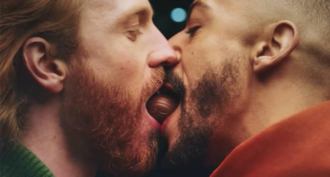 Over 25,000 sign homophobic petition to remove gay kiss from Creme Egg advert