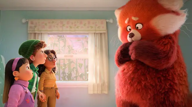 Does Mei stop turning into a red panda in Turning Red?