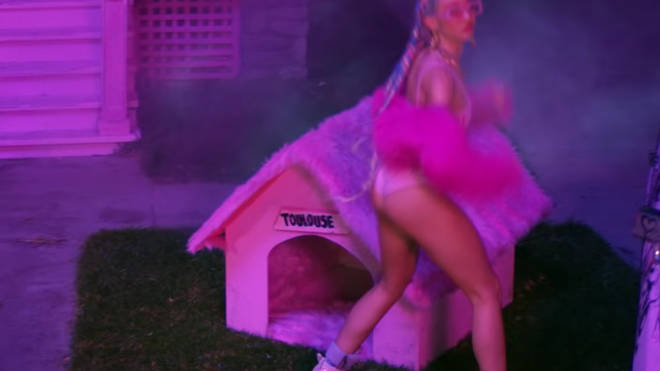 Ariana Grande's '7 rings' video: Toulouse dog house