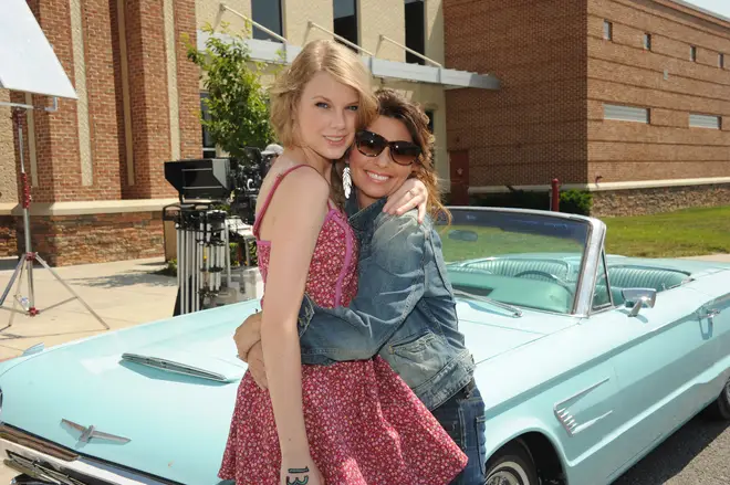 Taylor Swift and Shania Twain teamed up back in 2011 for the CMT Awards